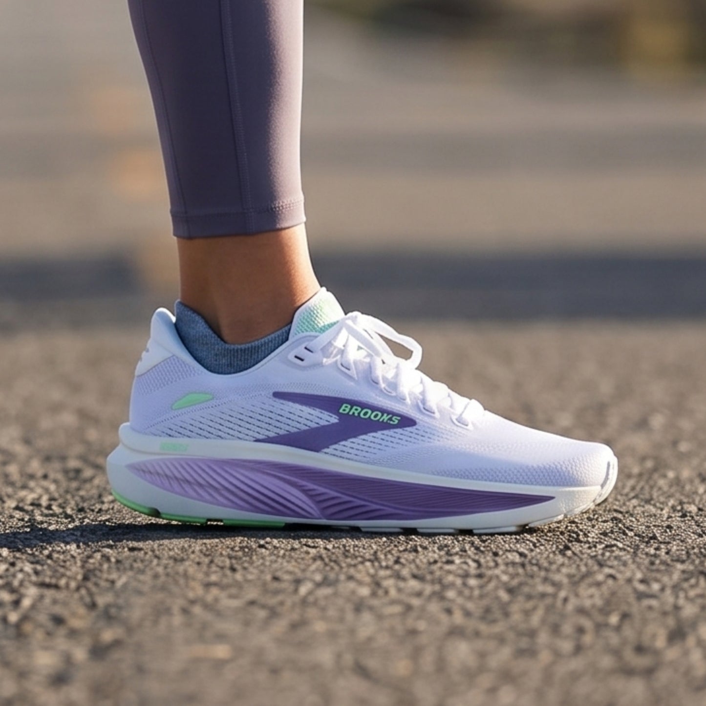 BROOKS SHOE GHOST 18 WN WHITE/PURPLE HEBE/GREEN (AW26)