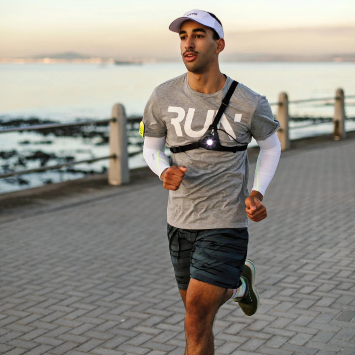 Person wearing a Running chest light