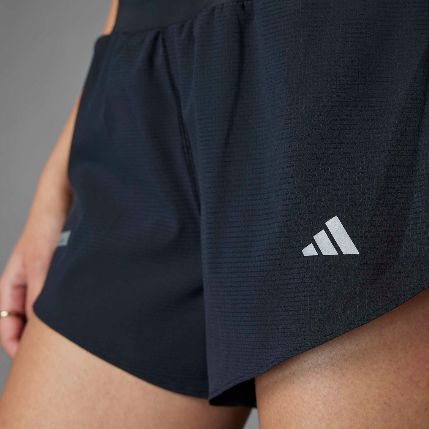 ADIDAS SHORT ULTIMATE HEAT READY WN (SS25)