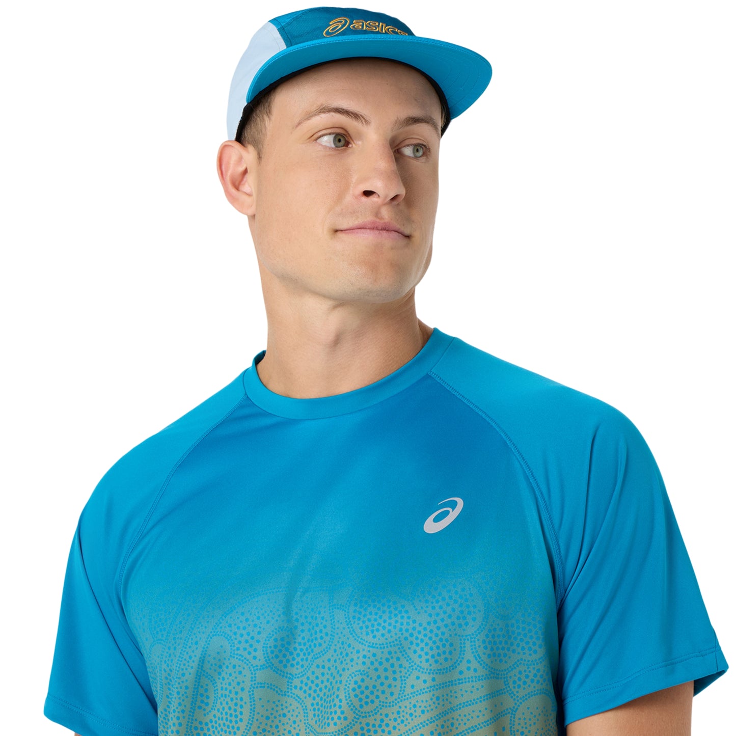 Close-up of a Person wearing blue and yellow Asics running shirt on a white background