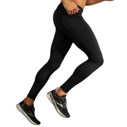 Man wearing a black Brooks tights on a white background