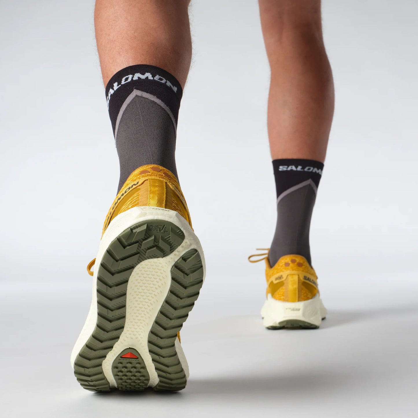 SALOMON SHOE AERO GLIDE 3 GRAVEL MN MUSTARD/VANILLA/GREEN (AW25)